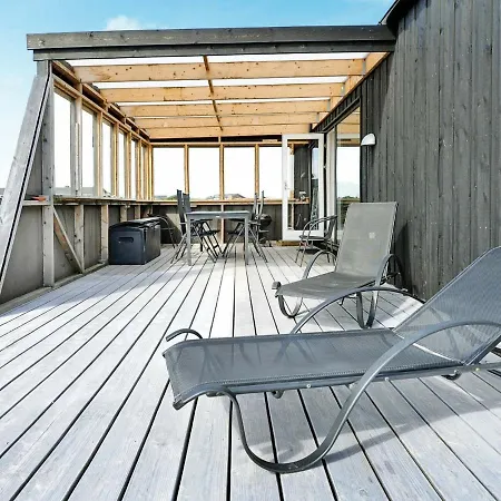 6 Person Holiday In